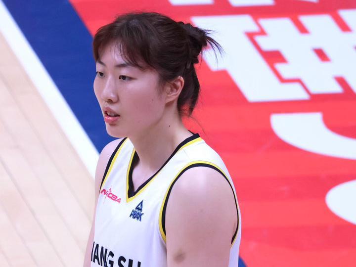 九游娱乐-轰16分+4记三分！中国女篮24岁1米86王牌真稳：未来闯荡WNBA？